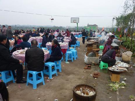 农村集体聚餐需报告 组建乡镇食品安全协管员