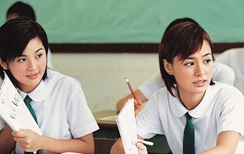twins红馆开唱穿公主裙似少女 回顾twins陪伴我们15年的经典金曲(图)