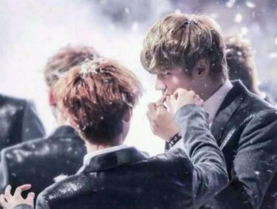 鹿晗吴亦凡同框 牛鹿cp新年发糖甜哭盘点牛鹿