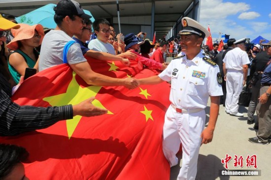 中国海军152舰艇编队停靠澳大利亚补给休整(组