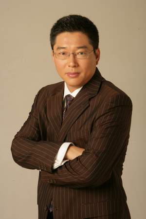 2021东方时空男主持人,2021东方时空女主持人 张洁离职央视曾任东方时空编导 盘点那些离开央视的主持人