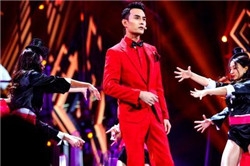 跨年晚会状况频出 井柏然真唱破音孙燕姿摔倒