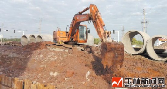 元旦假期 玉林重点工程施工忙