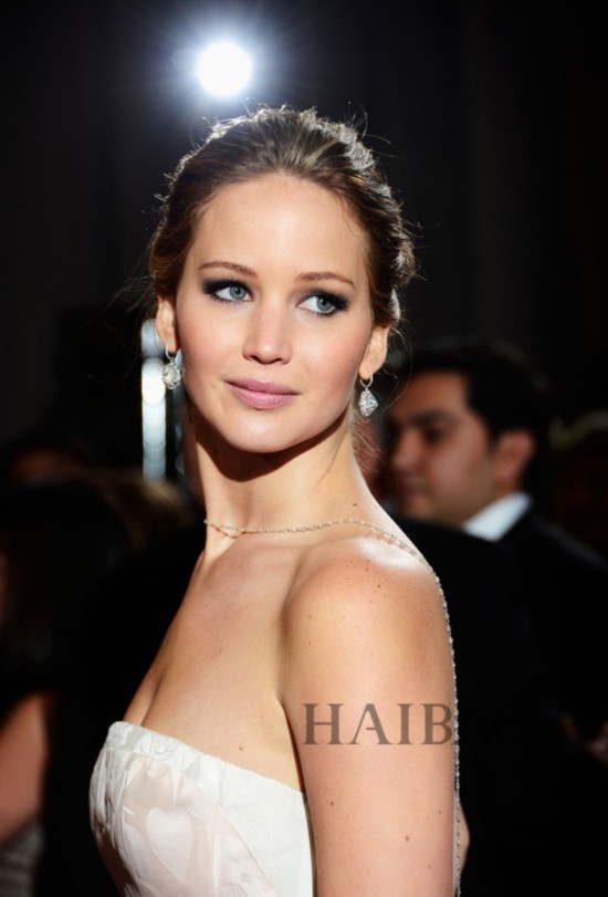 gPҭ۴ (Jennifer Lawrence) ଡʷ