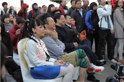 吴莫愁结婚证曝光?与富二代隐婚?那和哈林激