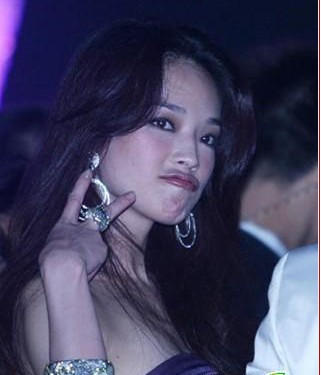 范冰冰刘德华舒淇汤唯 十大明星嘟嘴照:可爱卖