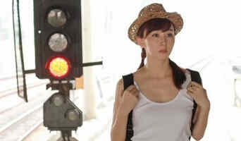 静旅行似少女 揭胡静老公朱兆祥资料背景系马来西亚首富