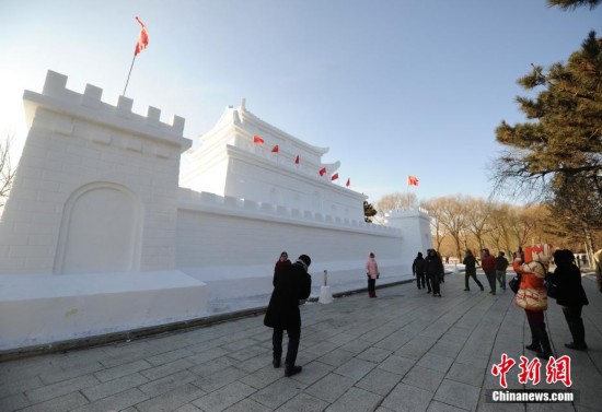 “天安门、长城”雪雕现身长春 成市民冬日赏景好去处