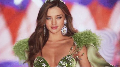�����F�P�i�� (Miranda Kerr) �G�ۺ��h�Q�Ȫ����K (Victoria's Secret) �ɩ|����q