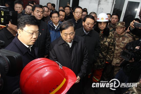 陕西神木煤矿事故救援继续 正恢复通风系统(图