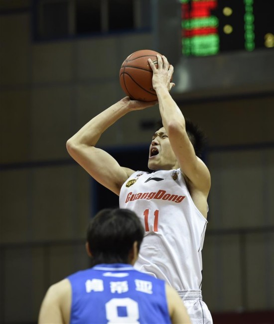 CBA联赛:广东胜江苏