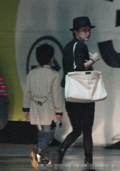 金贤重儿子为亲生女友流产5次被抛弃 明星私生