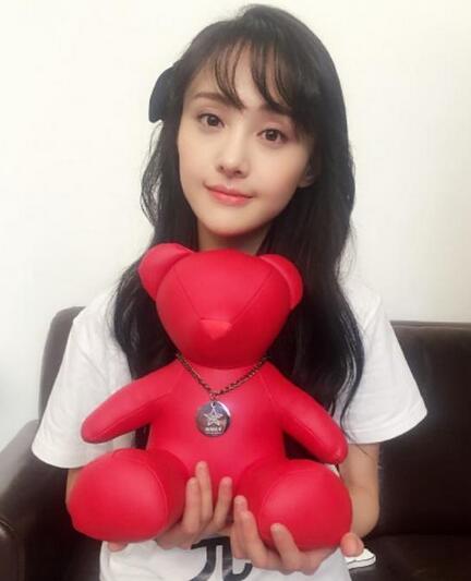 胡彦斌手机里竟全是郑爽自拍照!揭秘胡彦斌三