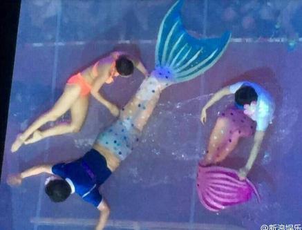 黄渤穿女装抛媚眼hin销魂 极限挑战第二季张艺