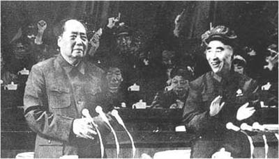 九大时，林彪和毛主席在一起