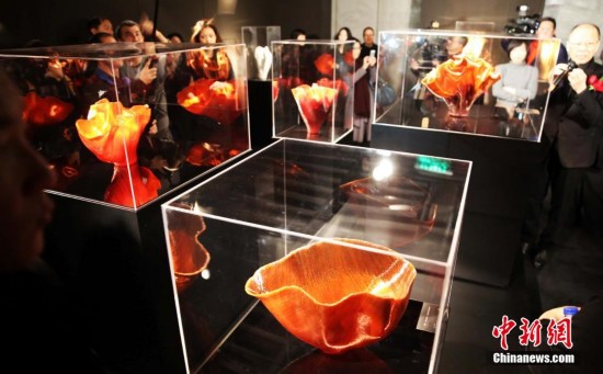 美国玻璃艺术天后《极光之舞》作品首秀中国