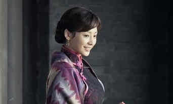 柳岩李小璐傻傻分不清楚 揭其资料背景整容前