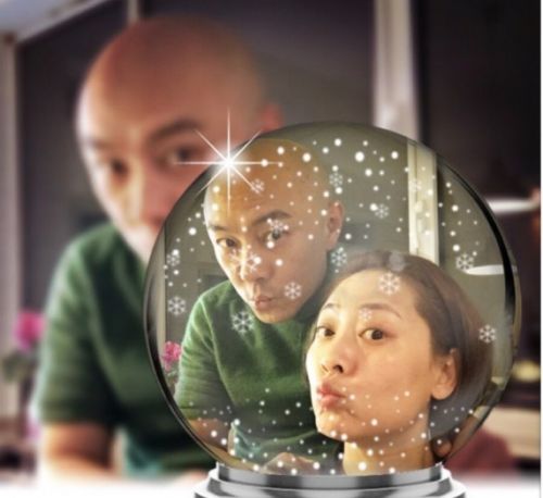 张卫健妻子晒合影补过纪念日 盘点娱乐圈模范