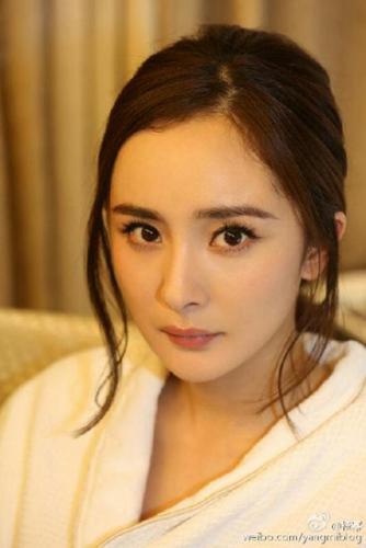 女星晒病中照:范冰冰抿嘴 Baby卧床不起 赵薇感