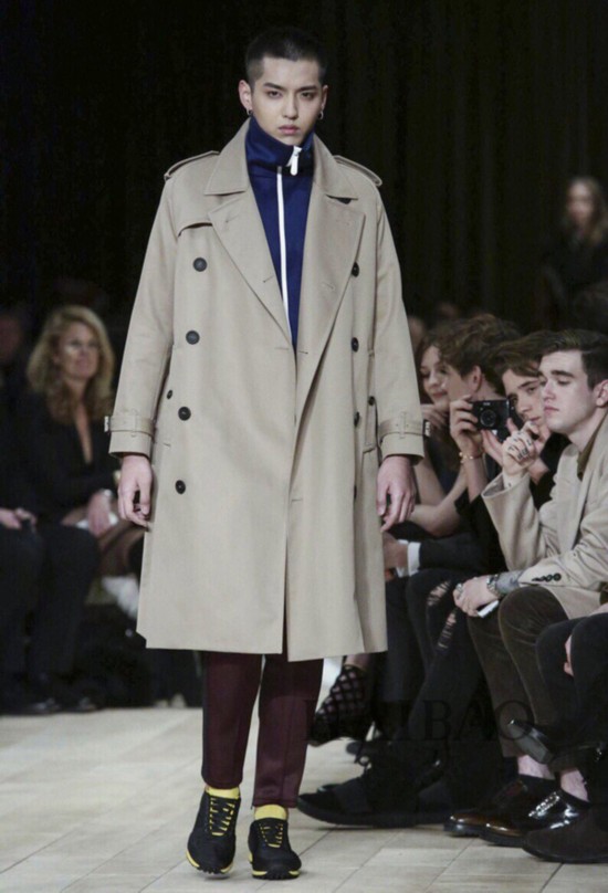 �d��Z�լf�Q (Burberry) T�x�B�k�q