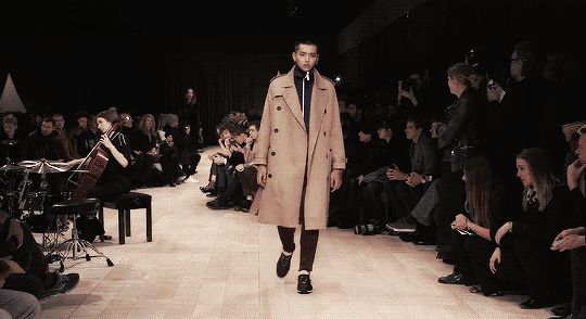 �d��Z�լf�Q (Burberry) T�x�B�k�q