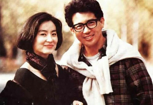 林青霞秦汉亲密怀旧照惹唏嘘 揭两人分手惊人