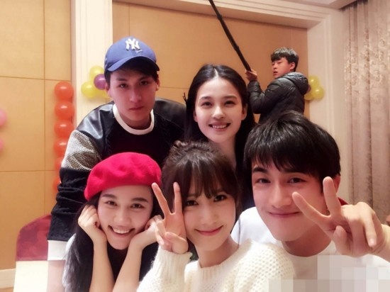 允儿李易峰王凯崔始源赵丽颖 中韩明星亲密合照盘点