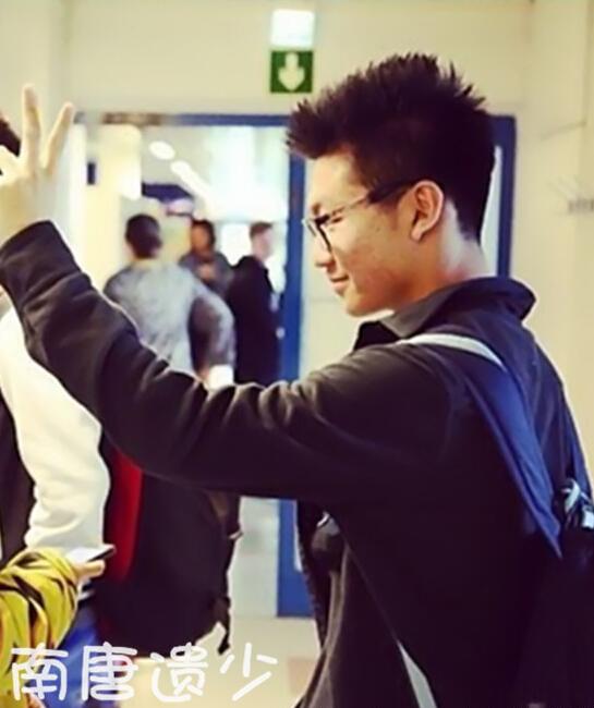 白岩松儿子曝光 学霸一枚出版个人小说足球摇