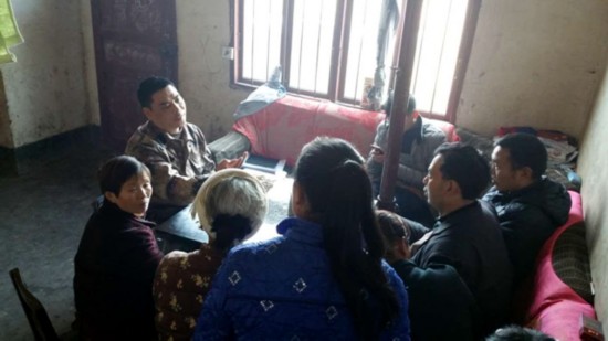 县信访局领导干部再次深入隆兴镇龙溪村开展精