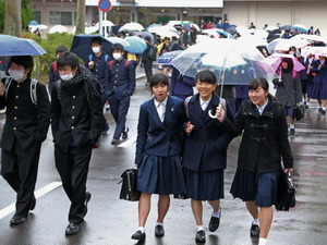 日本大学统一入学考试落下帷幕 长崎考生表感