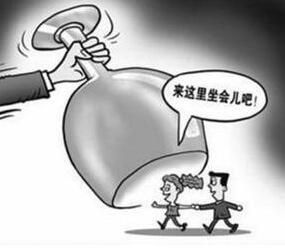  色诱网友高消费 诈骗近万元 揭秘酒托色诱消费