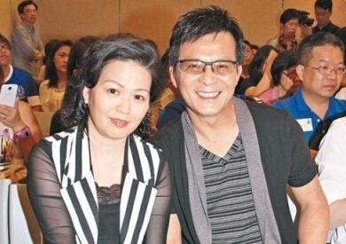 黄日华老婆白血病 完成五次化疗头发掉光网友