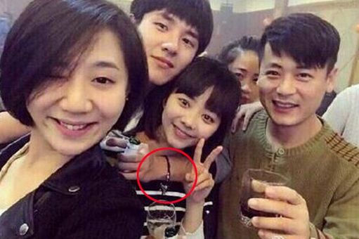 刘昊然谭松韵恋情曝光 两人深夜同回谭松韵芳