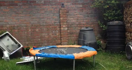 机器也疯狂!洗衣机玩蹦床搞笑视频网上走红