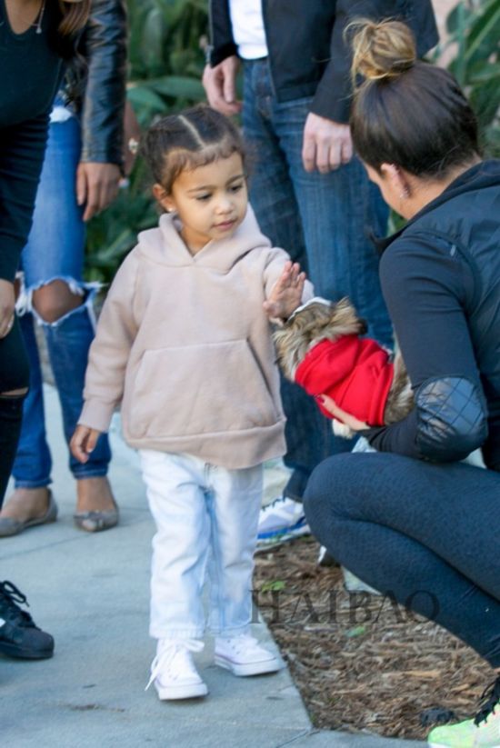 үSgPd (Kourtney Kardashian) aMasonBPenelopeBյPS (North West) bnܶ~X