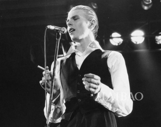 �j�áP�j�� (David Bowie)