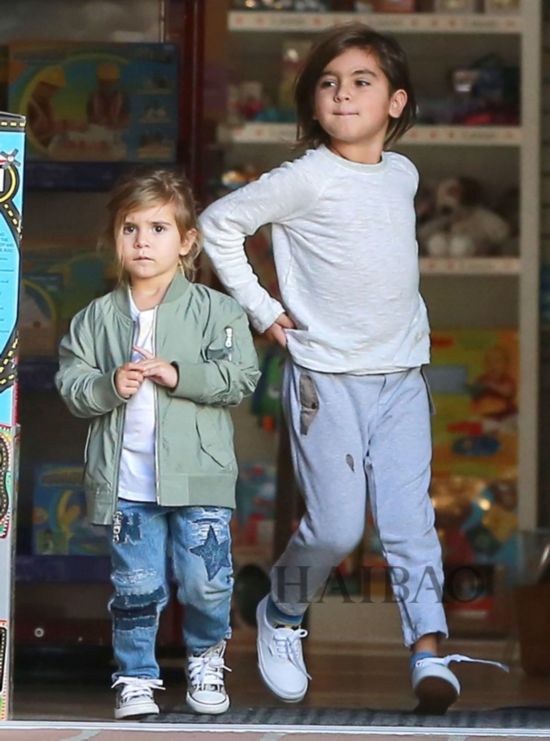 үSgPd (Kourtney Kardashian) MMasonBPenelopeb骱A