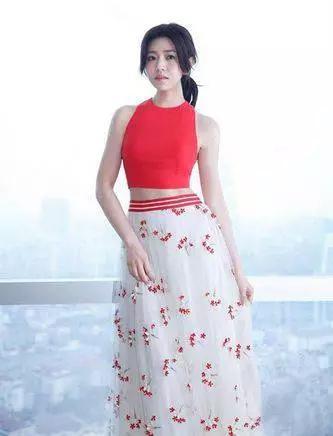 谢娜内衣秀全透明照_谢娜性感内衣内裤照(2)