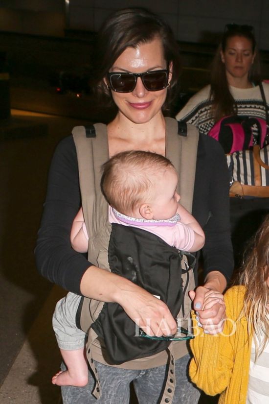 �̩ԡP��U���_ (Milla Jovovich) �M�V��Paul W. S. Anderson�H�Ψ�Ӥk���F�����F����