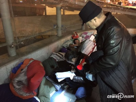 仵姓 人口_覃姓人口分布图