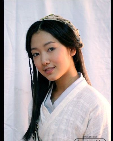 揭继承者李宝娜车恩尚 水晶少女照可爱