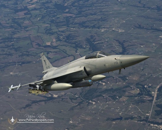 探秘block2型枭龙战斗机 完全版枭龙身上多了