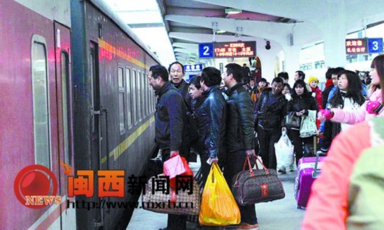 春运第一天 龙岩火车站客流量约1.3万人