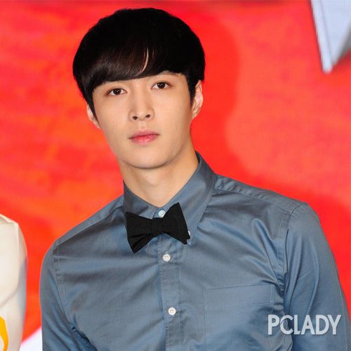 逆天女神扮帅男神扮美:张天爱撩妹吴磊扮公举