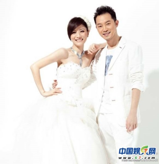 娱乐圈明星夫妻结婚照曝光 曾志伟清秀杜汶泽搞笑