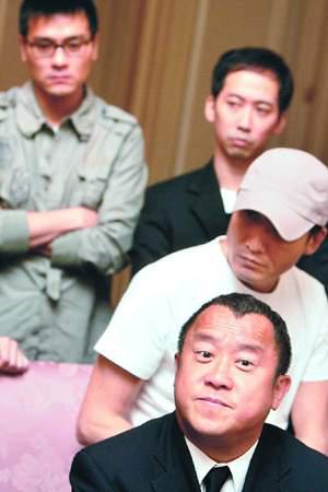 周杰伦买宵夜给狗仔 当爸了果然不一样！