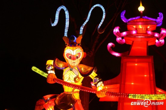 高清:大唐芙蓉园新春灯会 大圣归来为主题