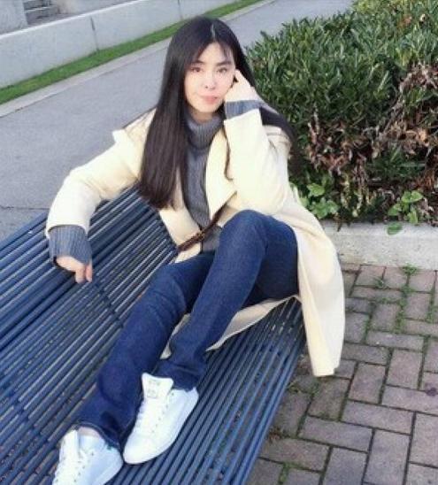 王祖贤晒近照庆生 妖兽啦50岁王祖贤逆生长变