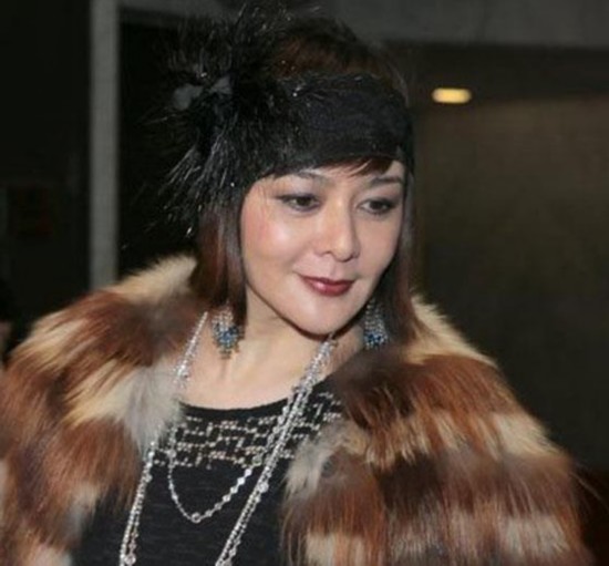 关之琳炮轰前夫令其活在阴天之中 闺蜜爆料之