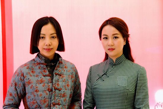 诗歌若离旗袍首款情趣诗人亮相中国穿着春晚心中的文字诗歌的800作作文图片